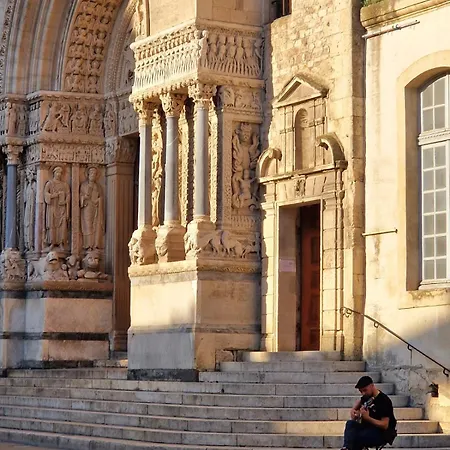 Capucines, Un Jardin Secret Dans Le Centre Historique *